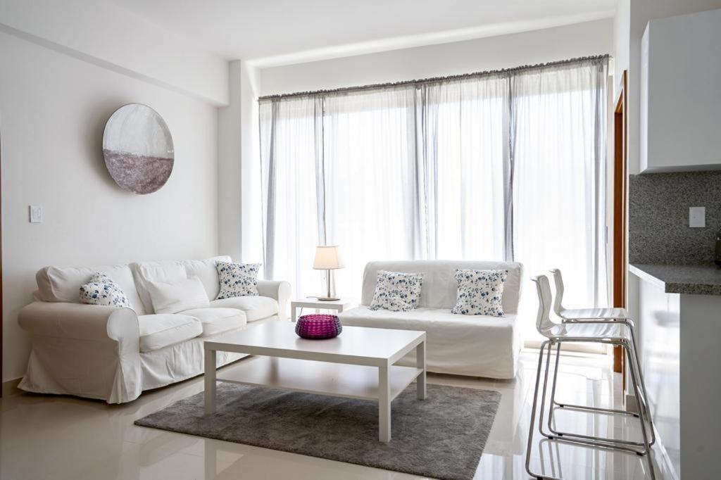Escape Apartments, Balcony, Pool & Gym In La Julia Santo Domingo Eksteriør billede